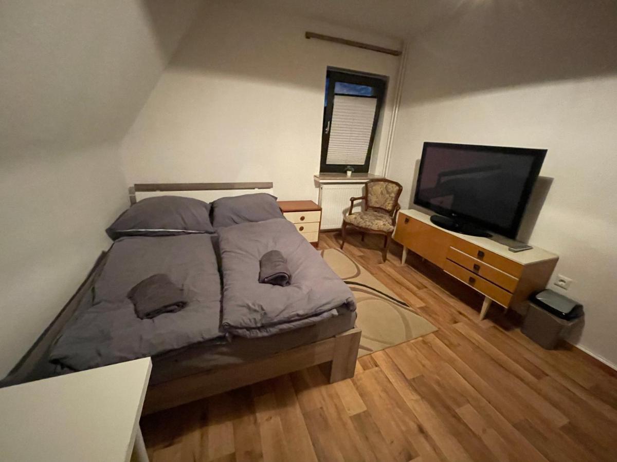 Schönes einfaches Zimmer in Cloppenburg-Nord Exterior foto