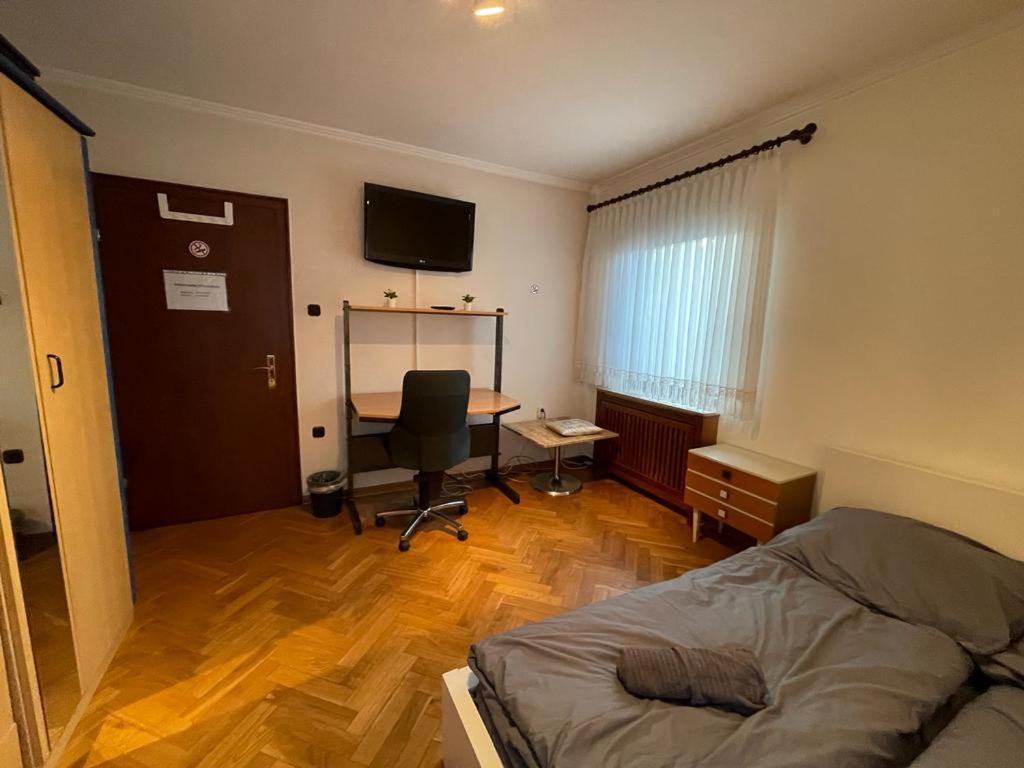 Schönes einfaches Zimmer in Cloppenburg-Nord Exterior foto